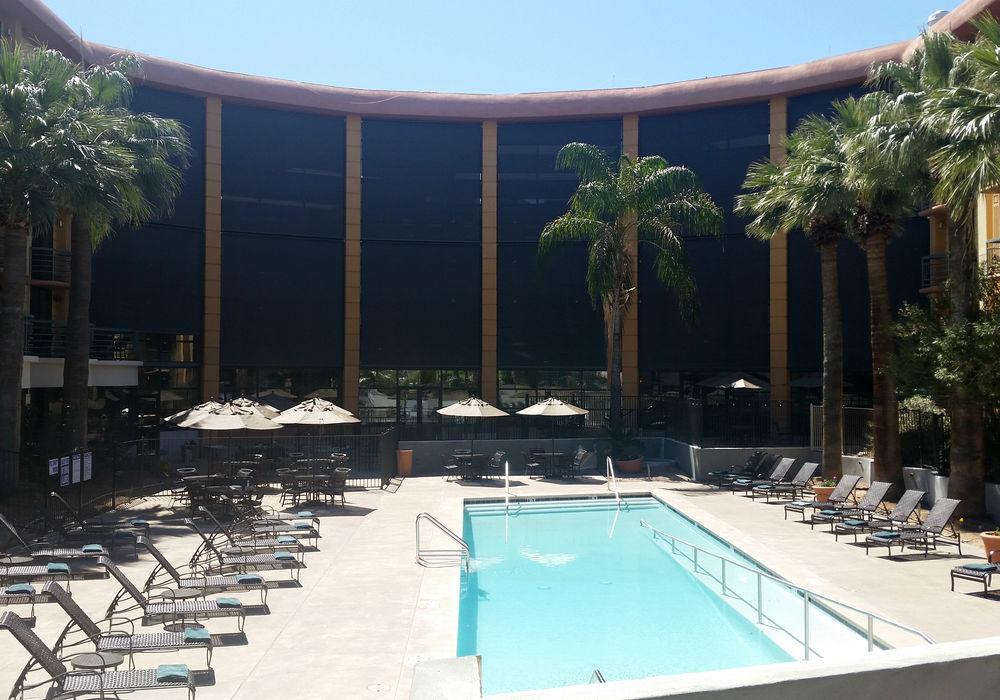 Embassy Suites By Hilton Phoenix Biltmore Екстериор снимка