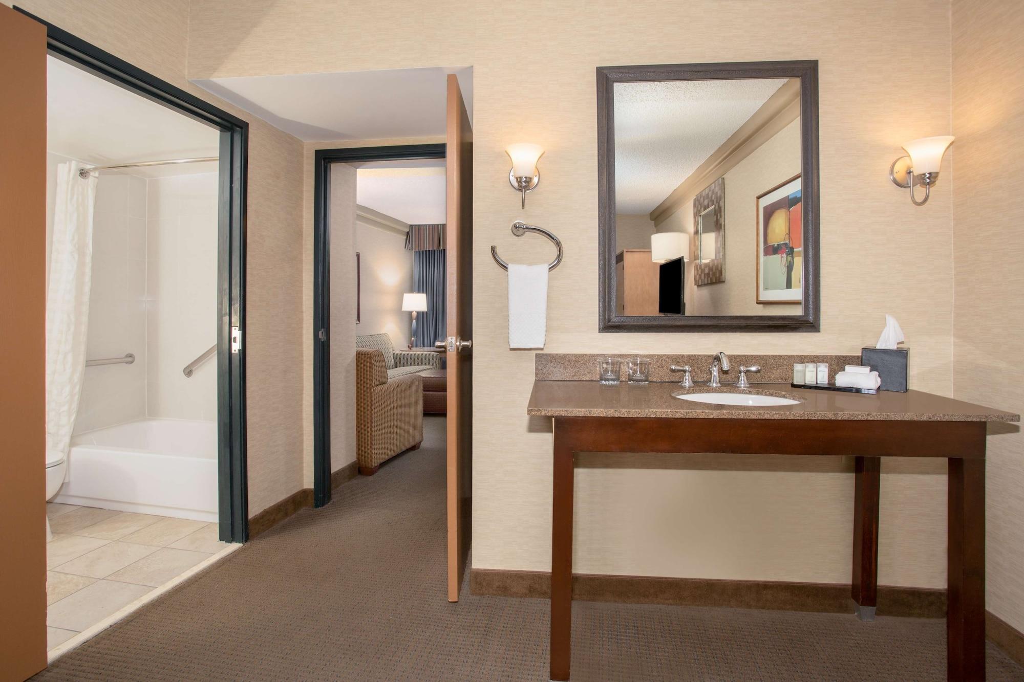 Embassy Suites By Hilton Phoenix Biltmore Екстериор снимка