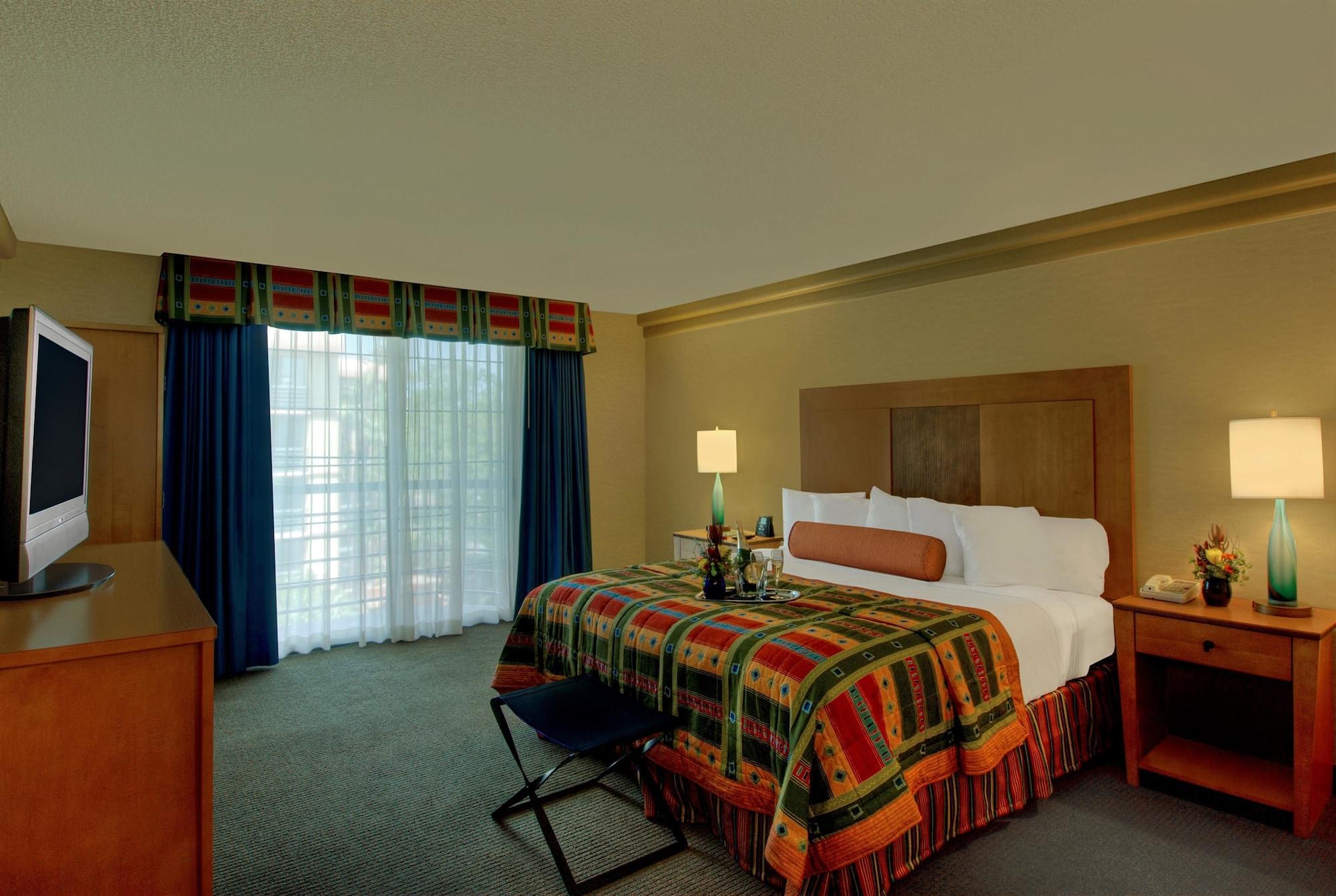 Embassy Suites By Hilton Phoenix Biltmore Екстериор снимка