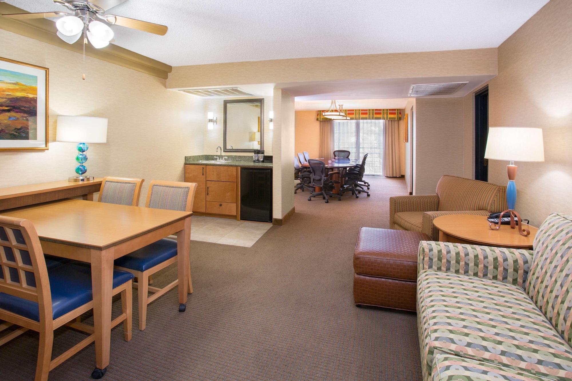 Embassy Suites By Hilton Phoenix Biltmore Екстериор снимка