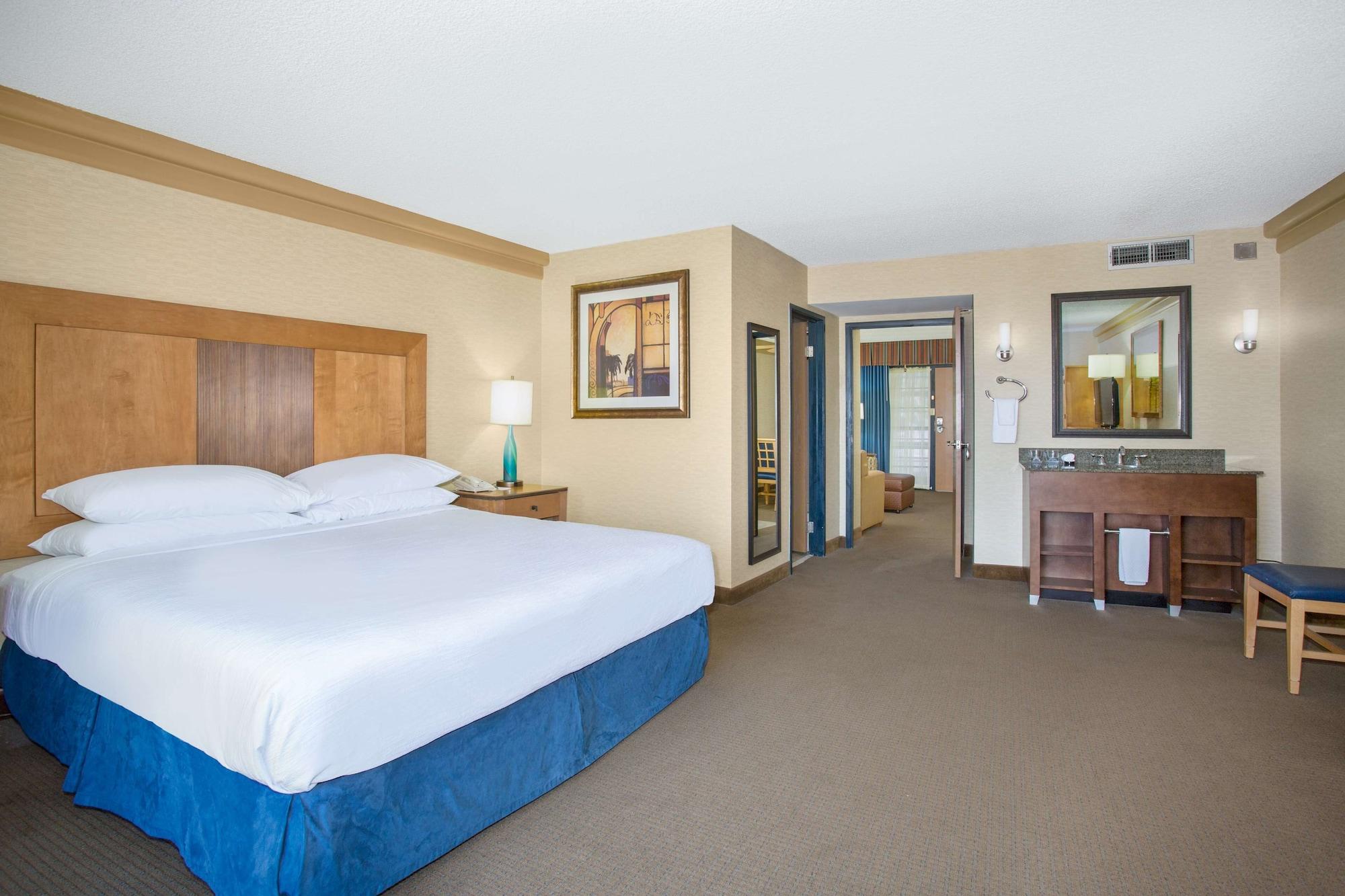 Embassy Suites By Hilton Phoenix Biltmore Екстериор снимка
