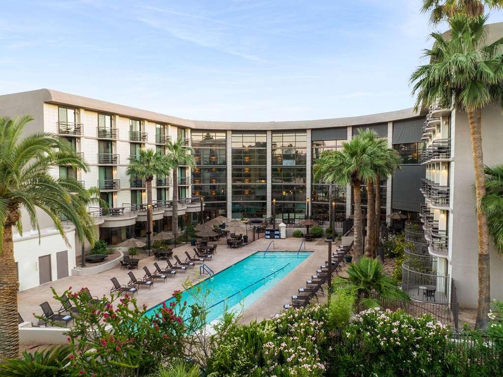 Embassy Suites By Hilton Phoenix Biltmore Съоръжения снимка