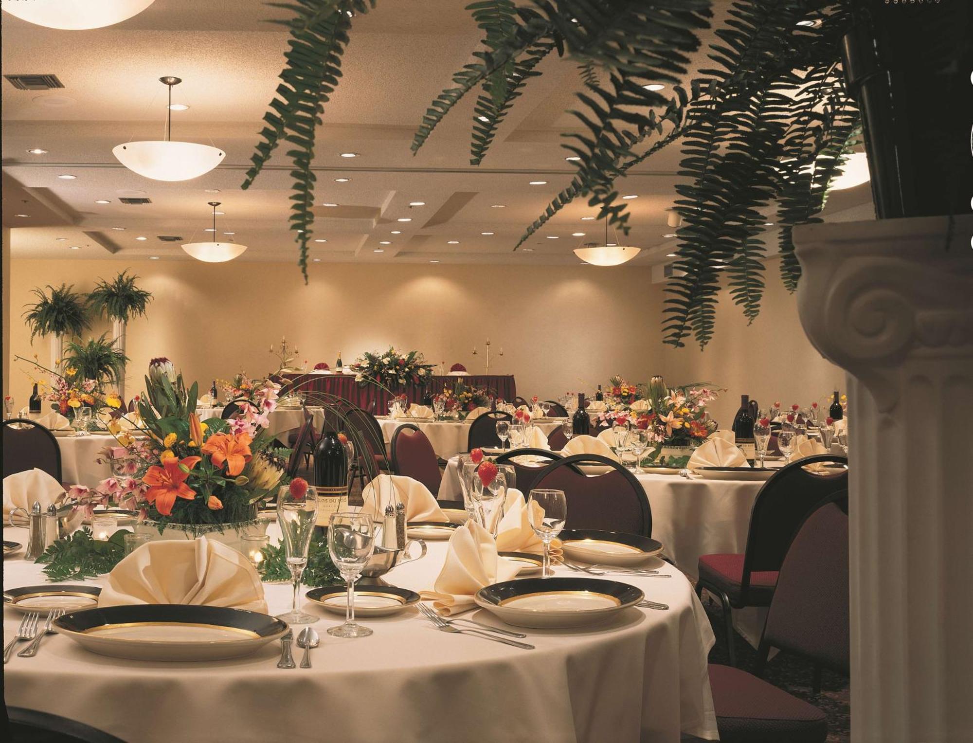 Embassy Suites By Hilton Phoenix Biltmore Екстериор снимка