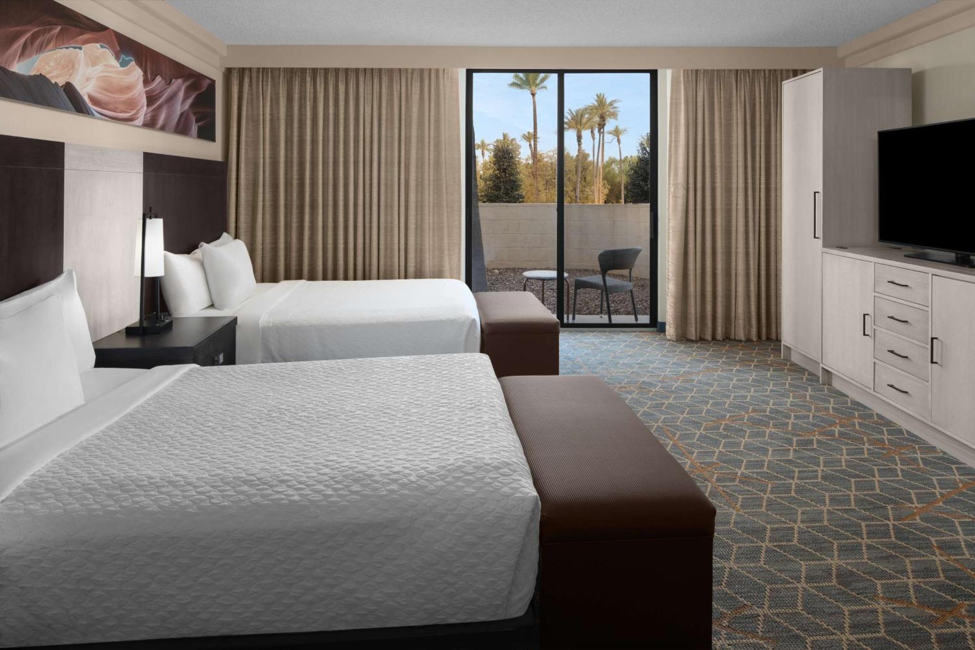 Embassy Suites By Hilton Phoenix Biltmore Екстериор снимка