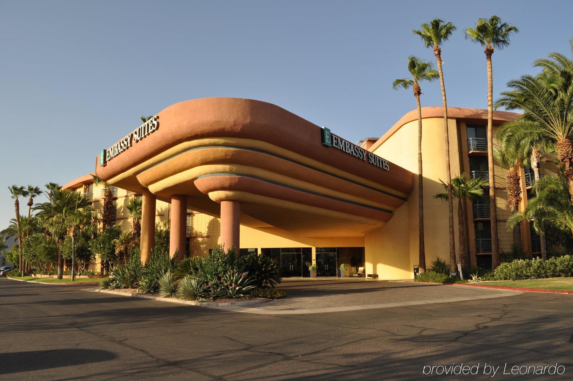 Embassy Suites By Hilton Phoenix Biltmore Екстериор снимка