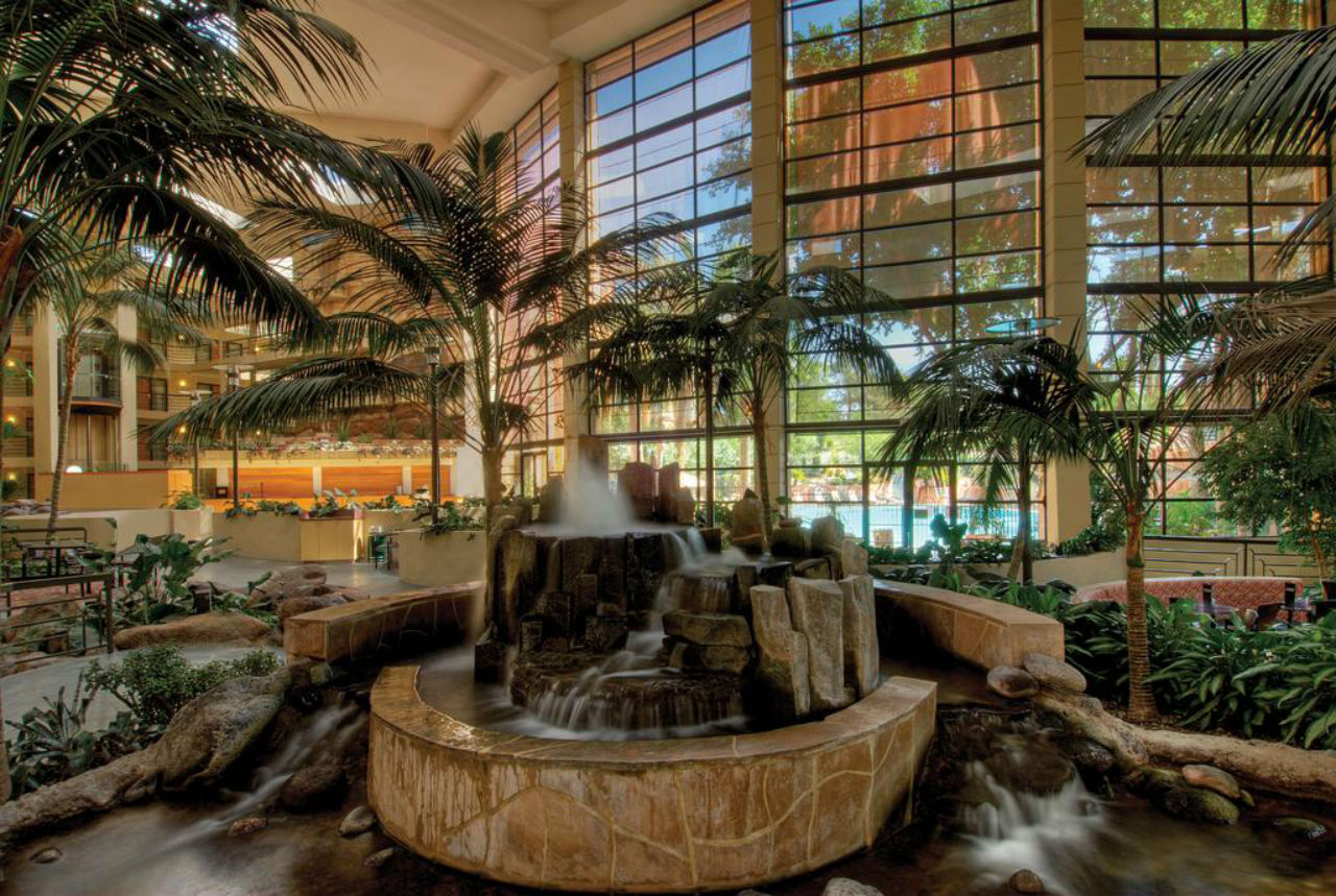 Embassy Suites By Hilton Phoenix Biltmore Екстериор снимка